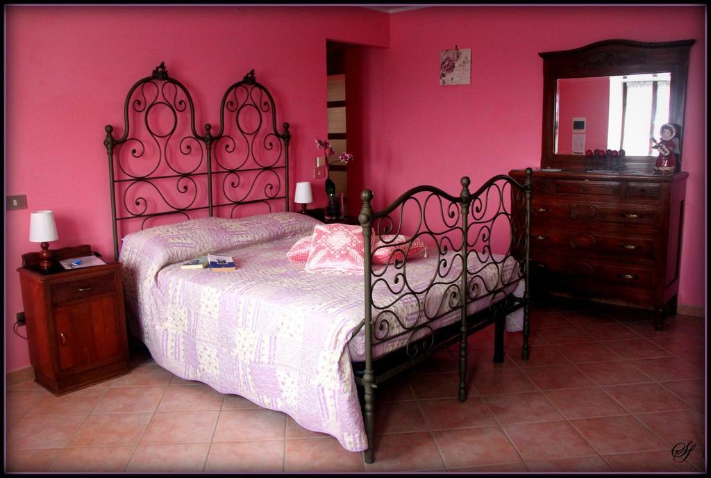 Bed And Breakfast Val D'Oche Castel Boglione Стая снимка